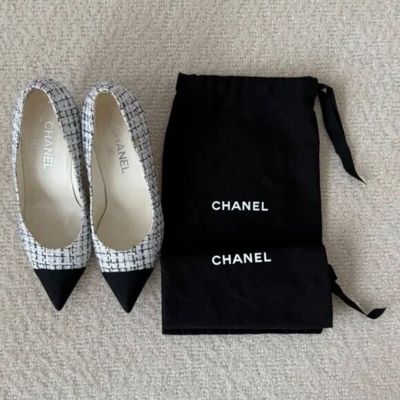 Chanel Tweed Pear Embedded Pumps - Picture 2 of 11